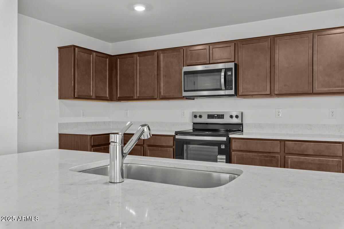 24661 W JESSICA Lane