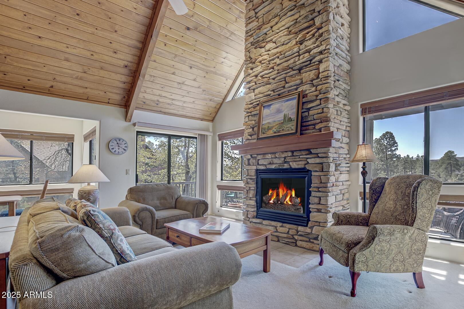 2405 E ELK RUN Court