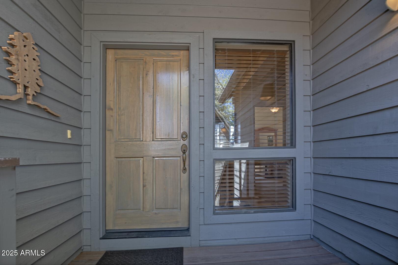 2405 E ELK RUN Court