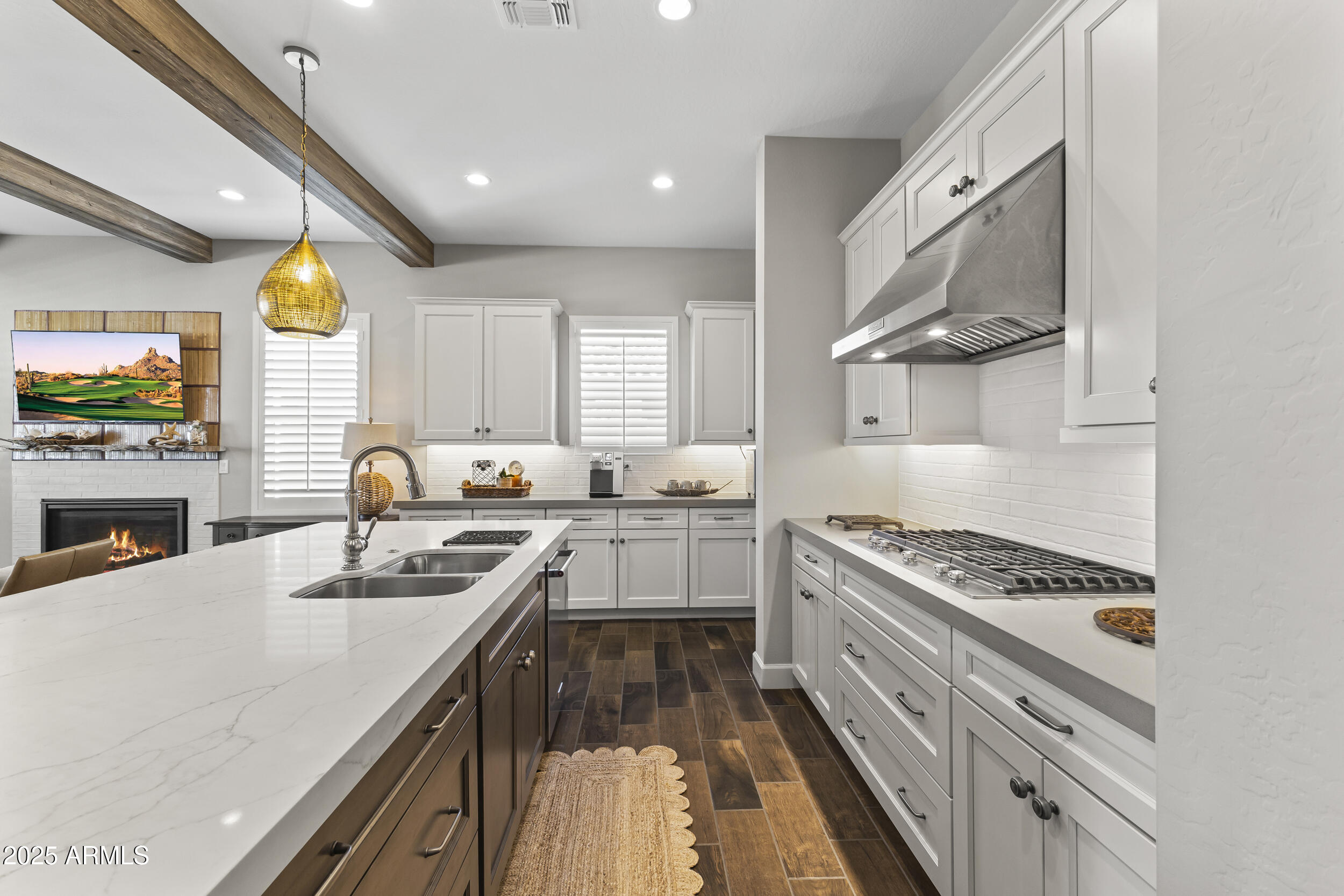 10921 N BLAKELY Street