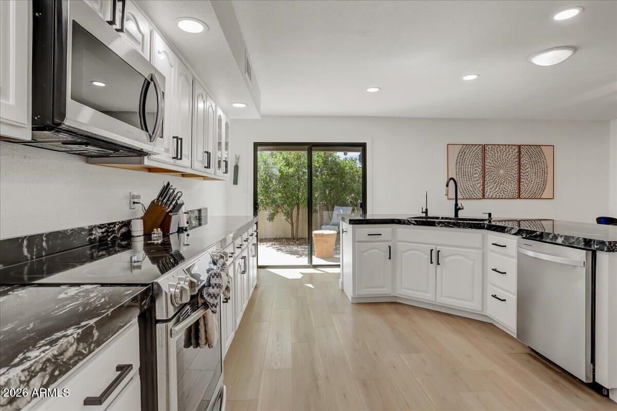 26251 N El Prado --