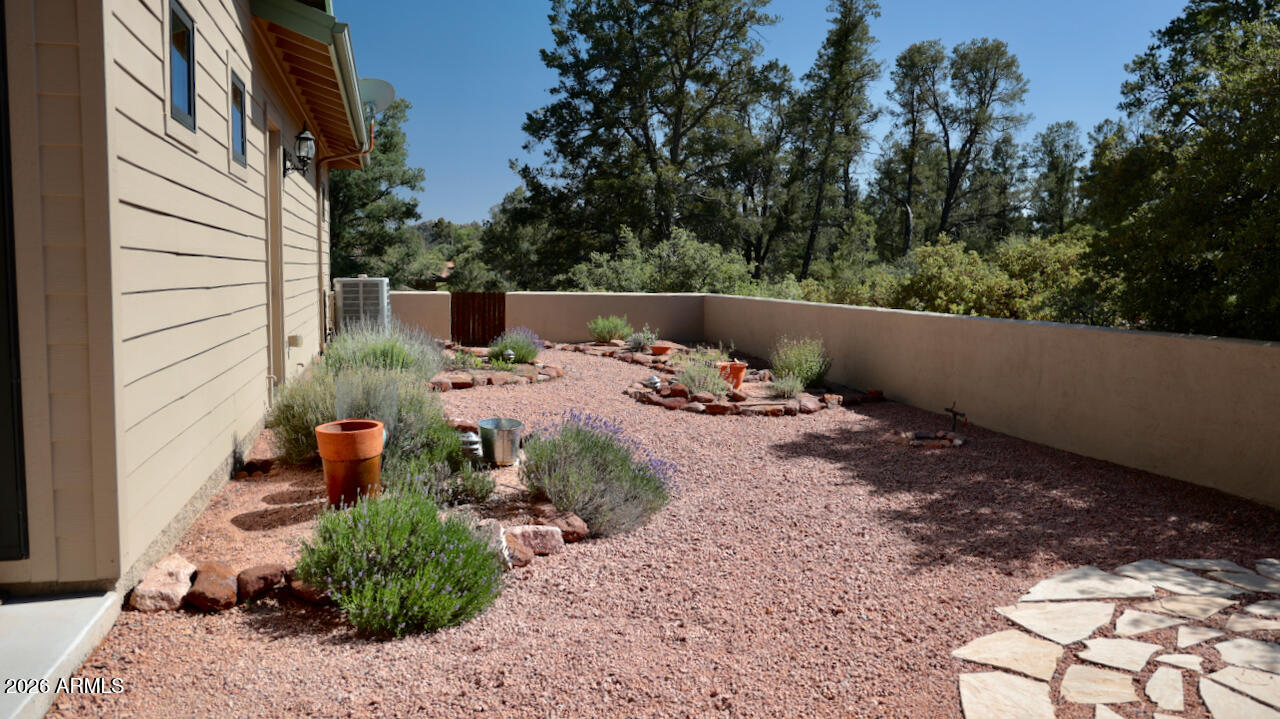WHISPER RIDGE - Residential