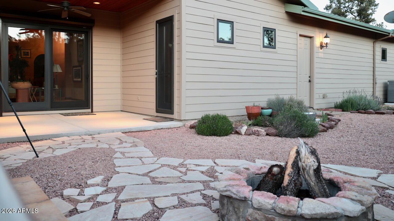 WHISPER RIDGE - Residential