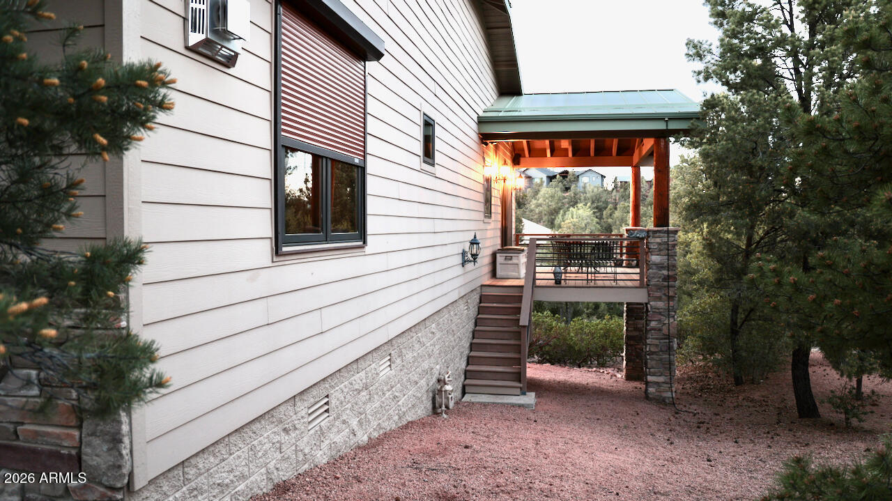 WHISPER RIDGE - Residential