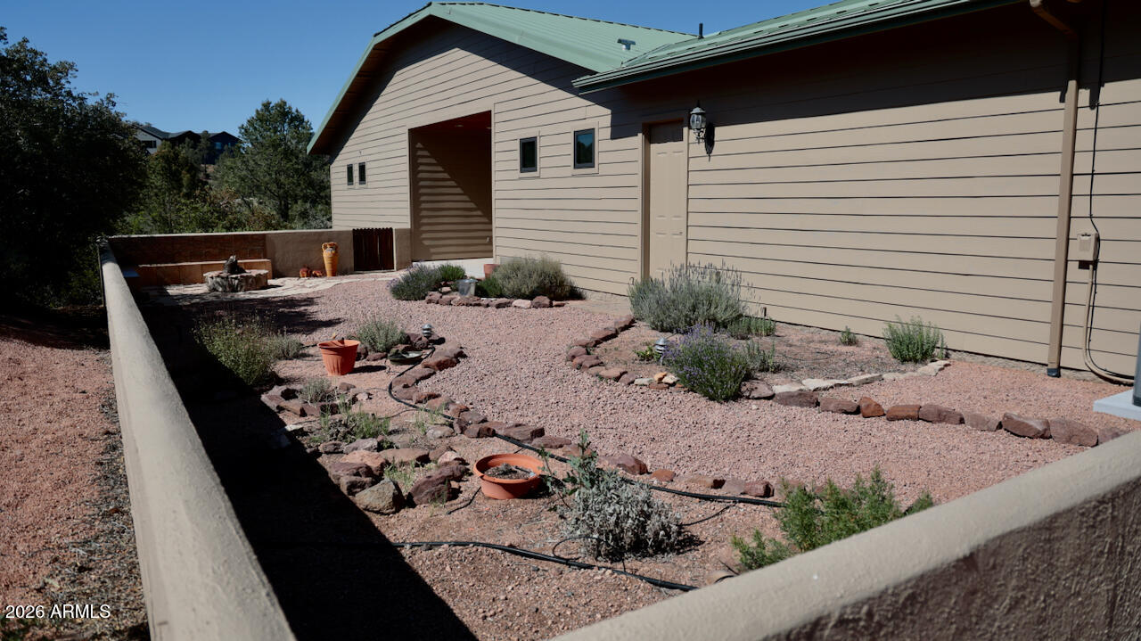 WHISPER RIDGE - Residential