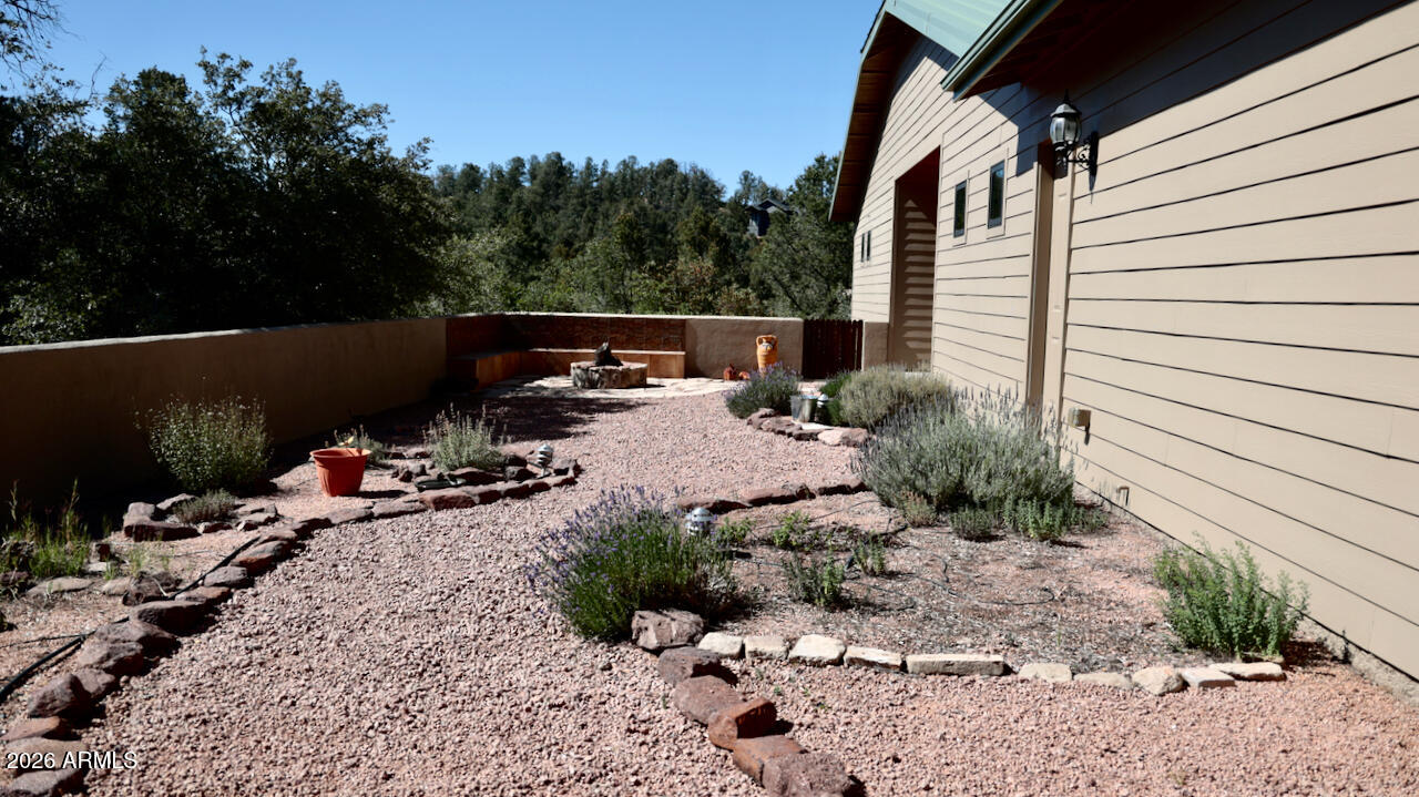 WHISPER RIDGE - Residential