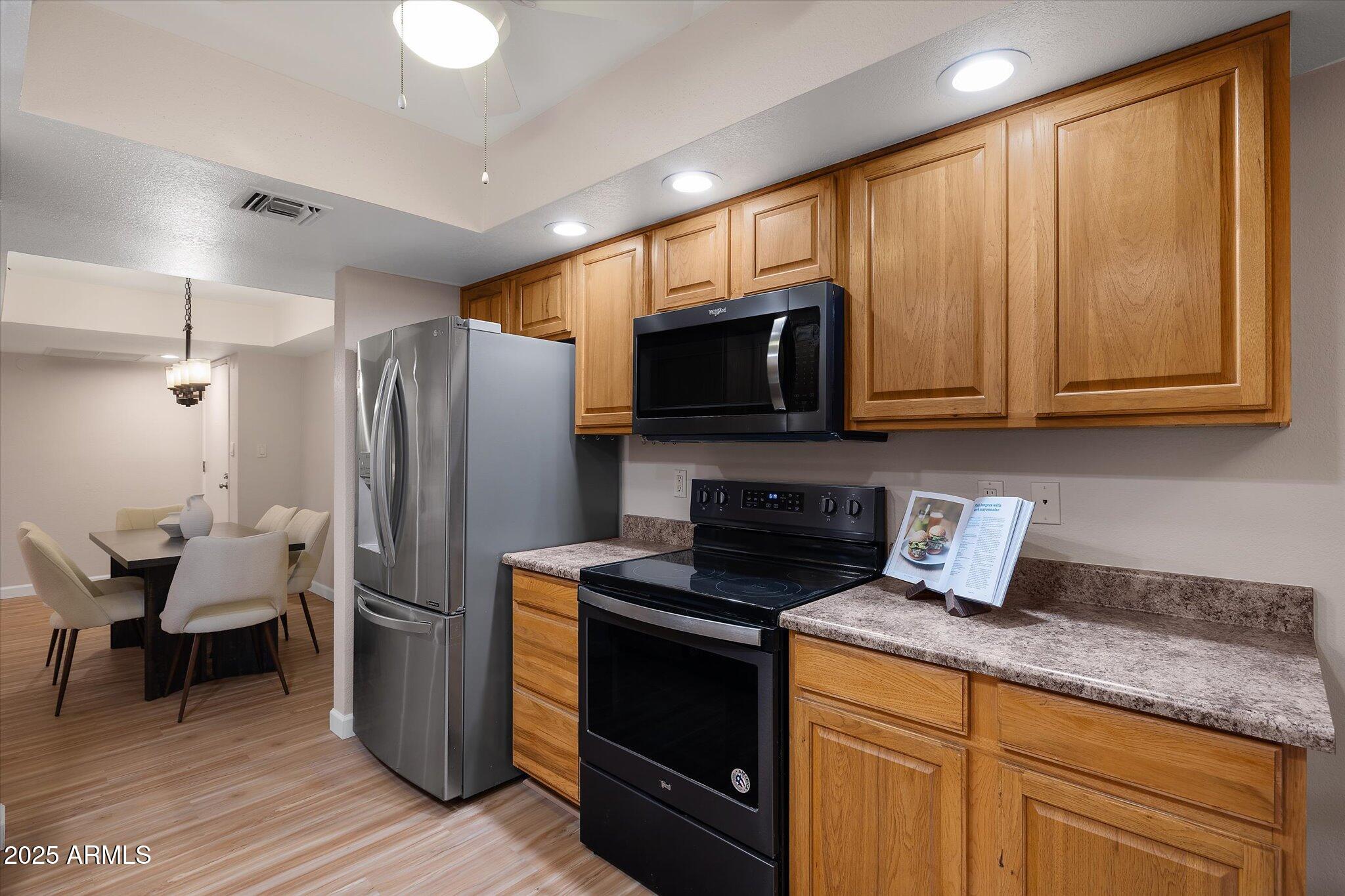 12222 N PARADISE VILLAGE Parkway S 224