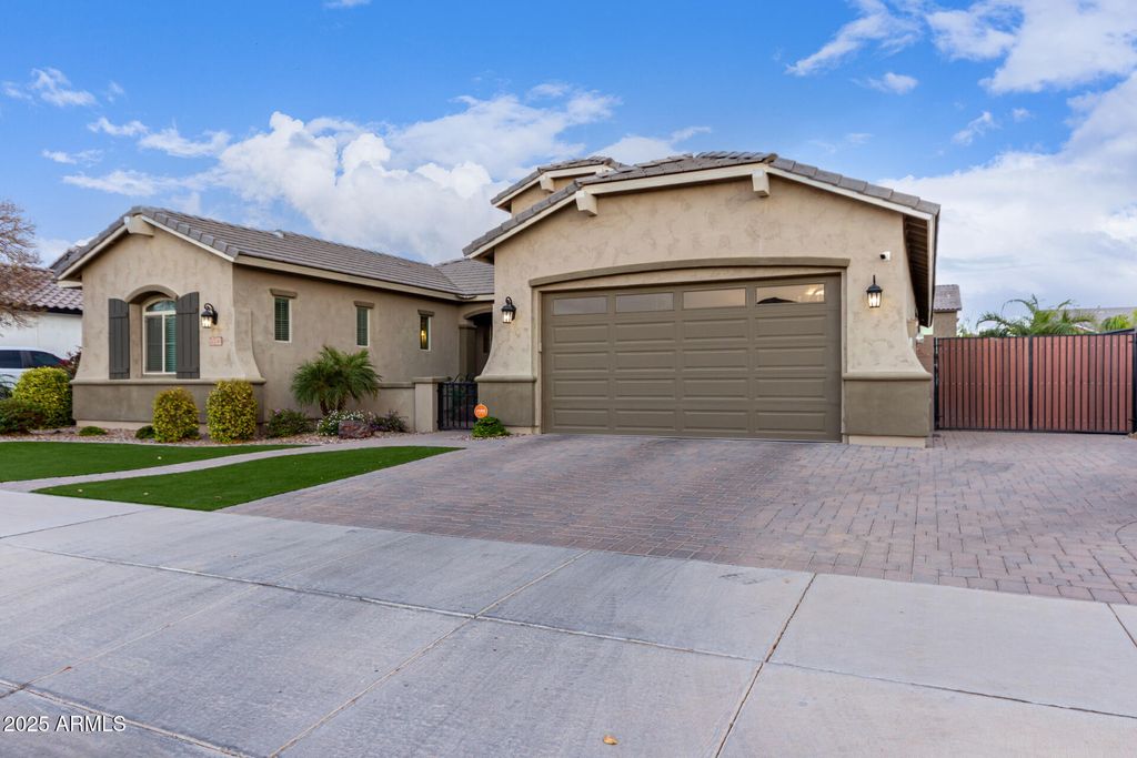 Photo of 20243 E Raven Drive, Queen Creek, AZ 85142 (MLS # 6985448)