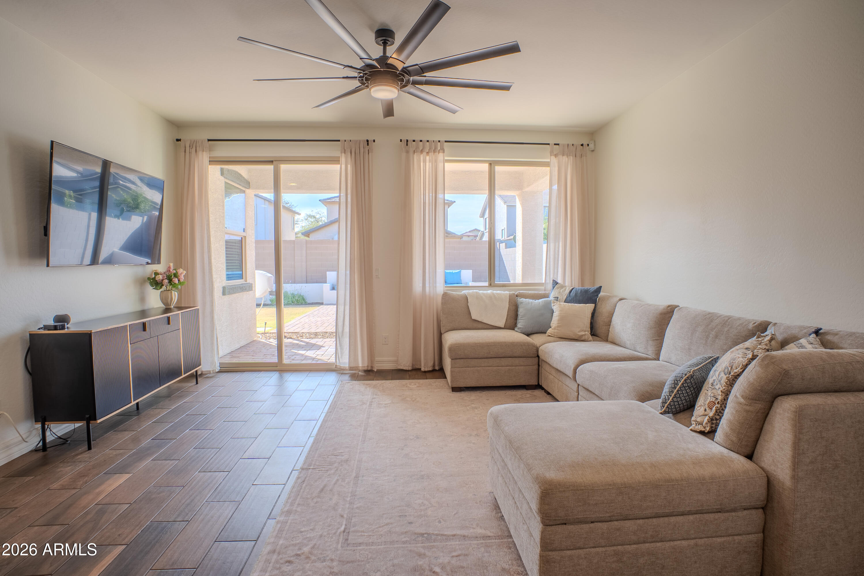 1691 W DESERT SPRING Way