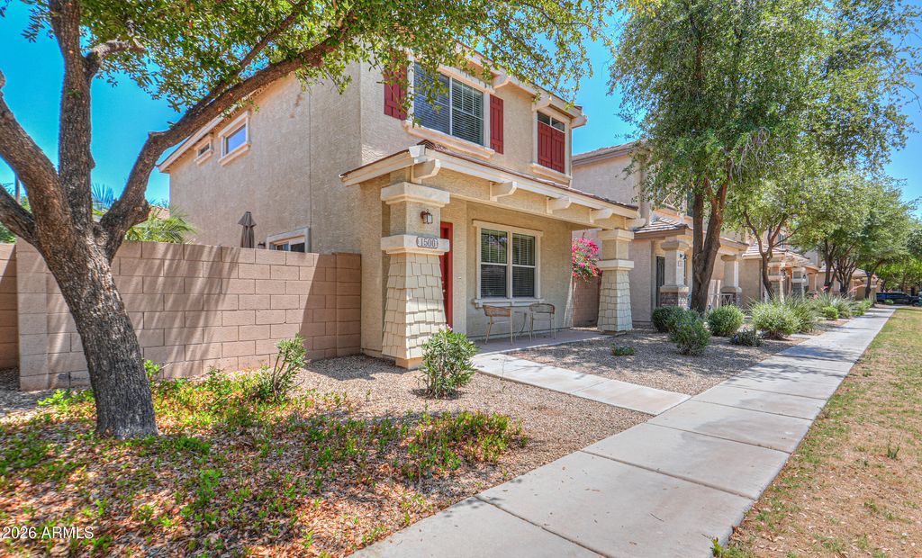 Photo of 1500 S Owl Drive, Gilbert, AZ 85296 (MLS # 7027989)