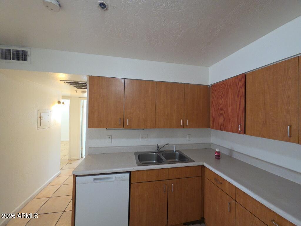 4829 N 37TH Avenue Apt 4