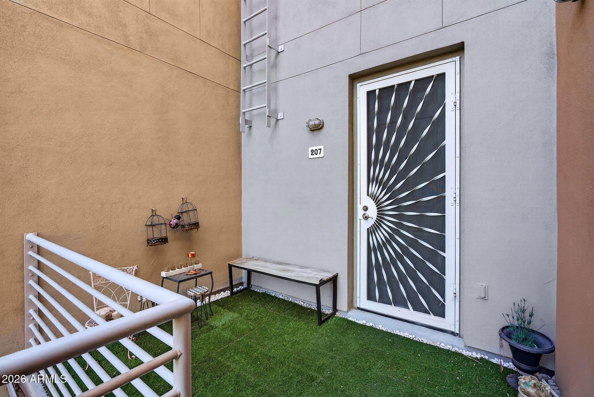 706 E WASHINGTON Street 207