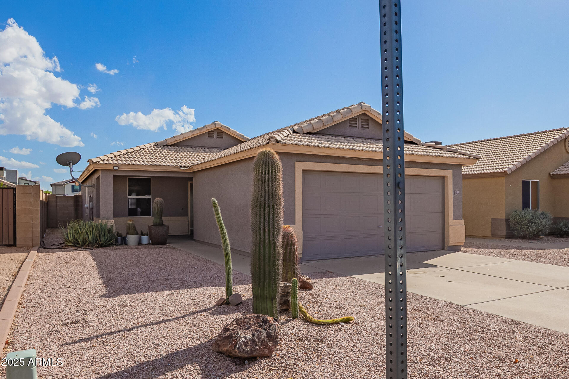 1825 W RENAISSANCE Avenue
