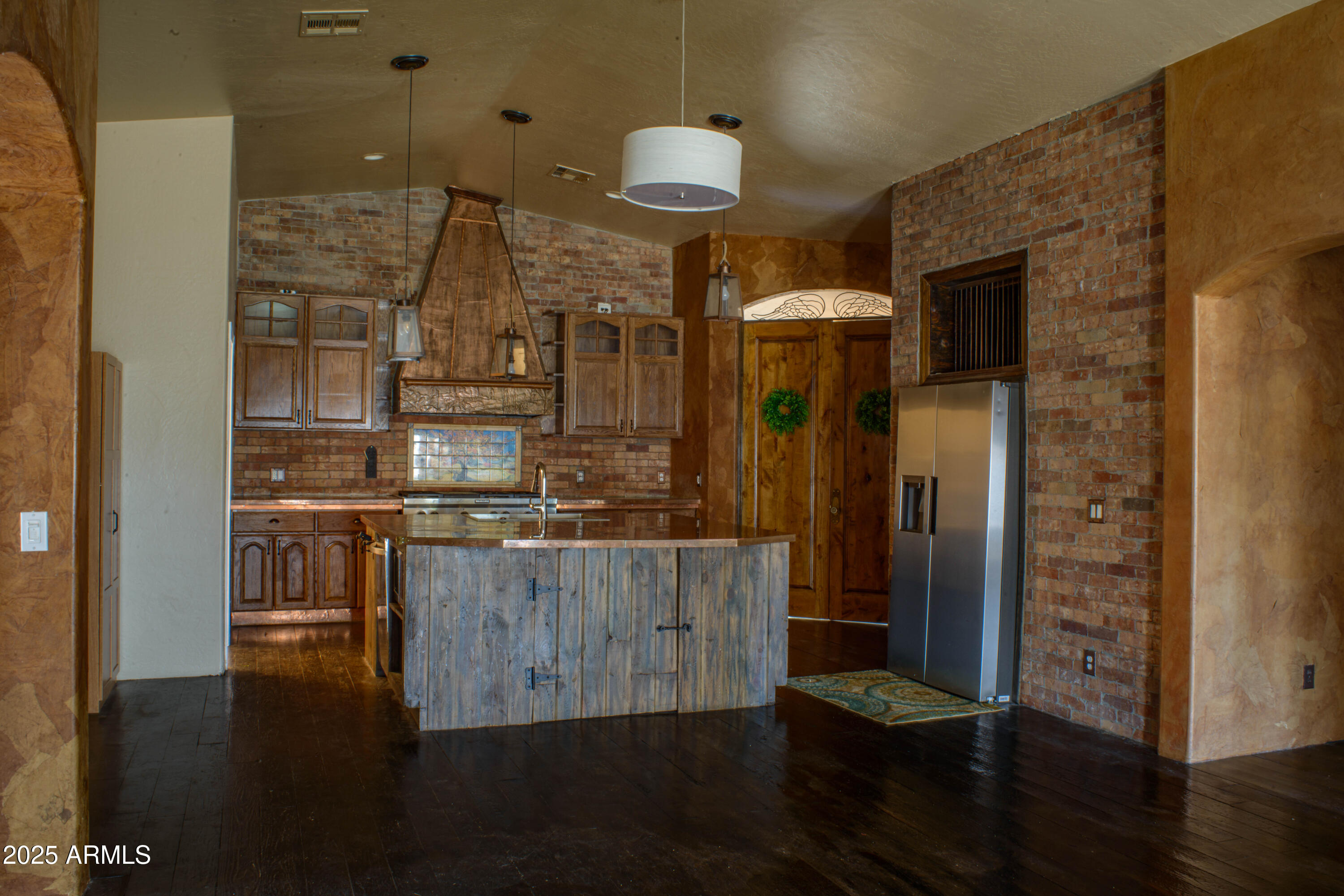 10717 E CLIFFROSE Lane