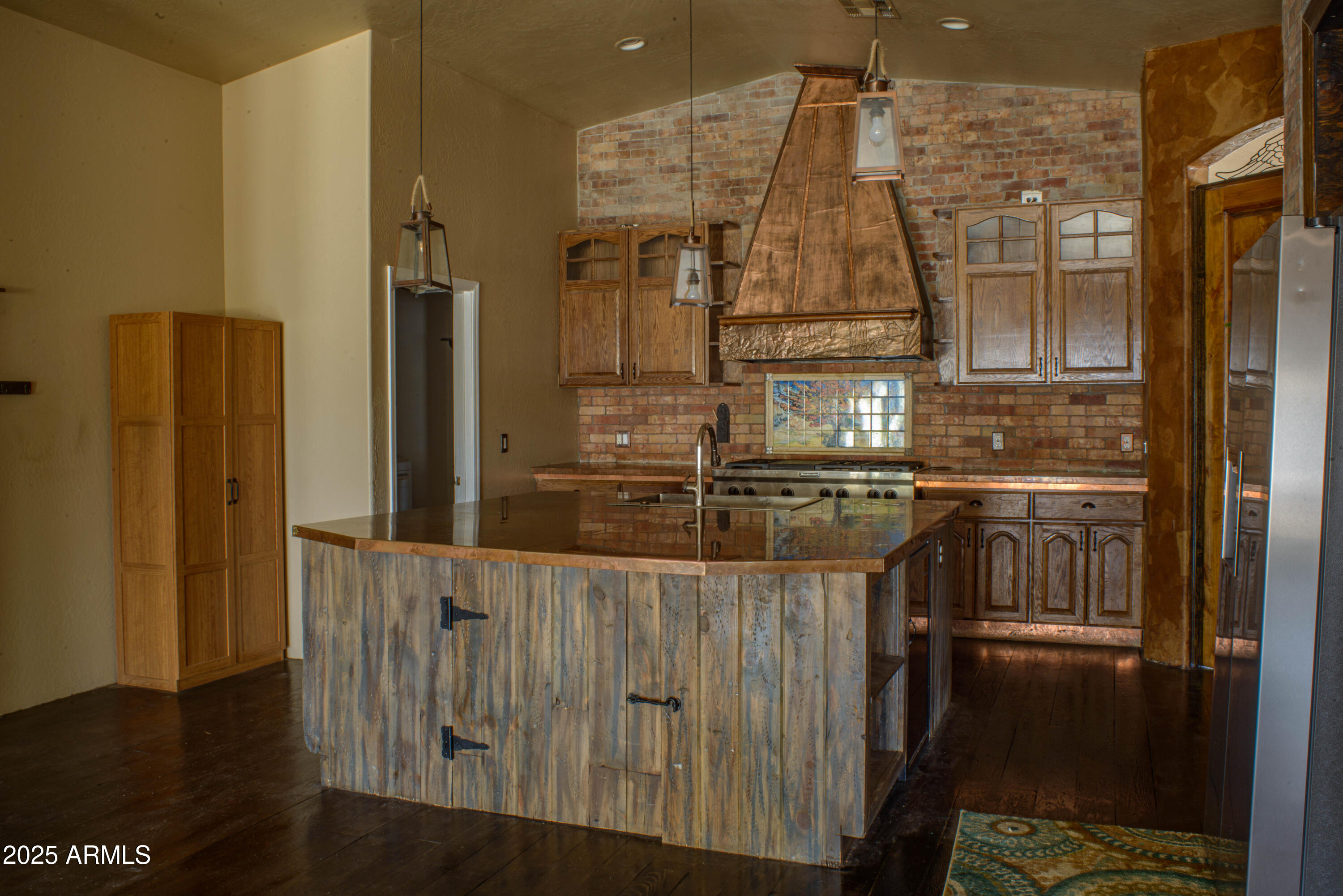 10717 E CLIFFROSE Lane