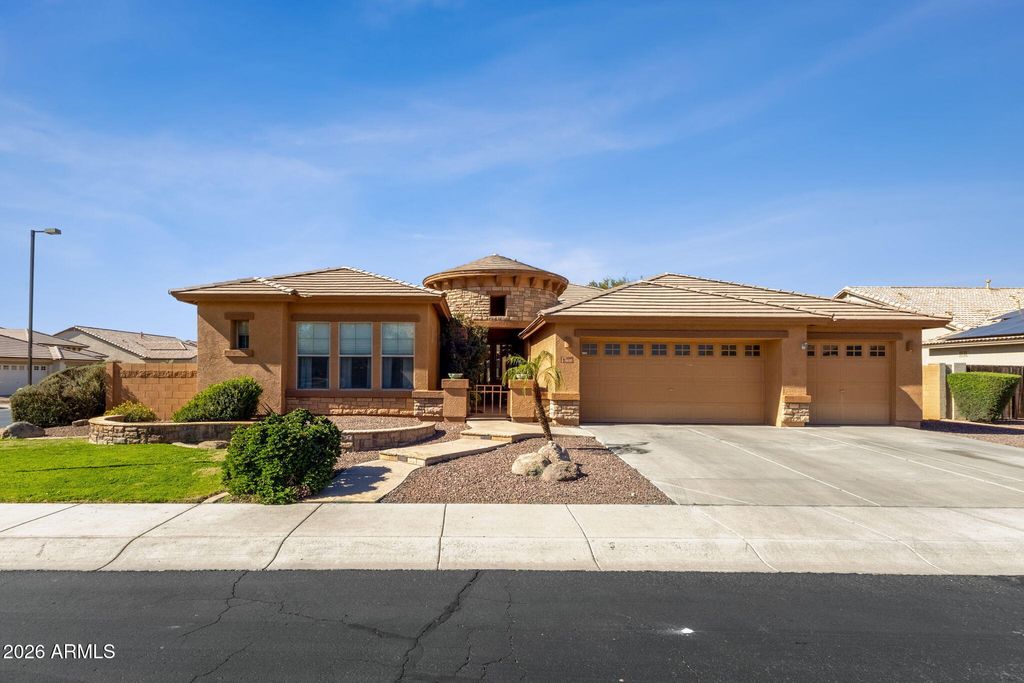 Photo of 5610 N Lyle Court, Litchfield Park, AZ 85340 (MLS # 6981156)