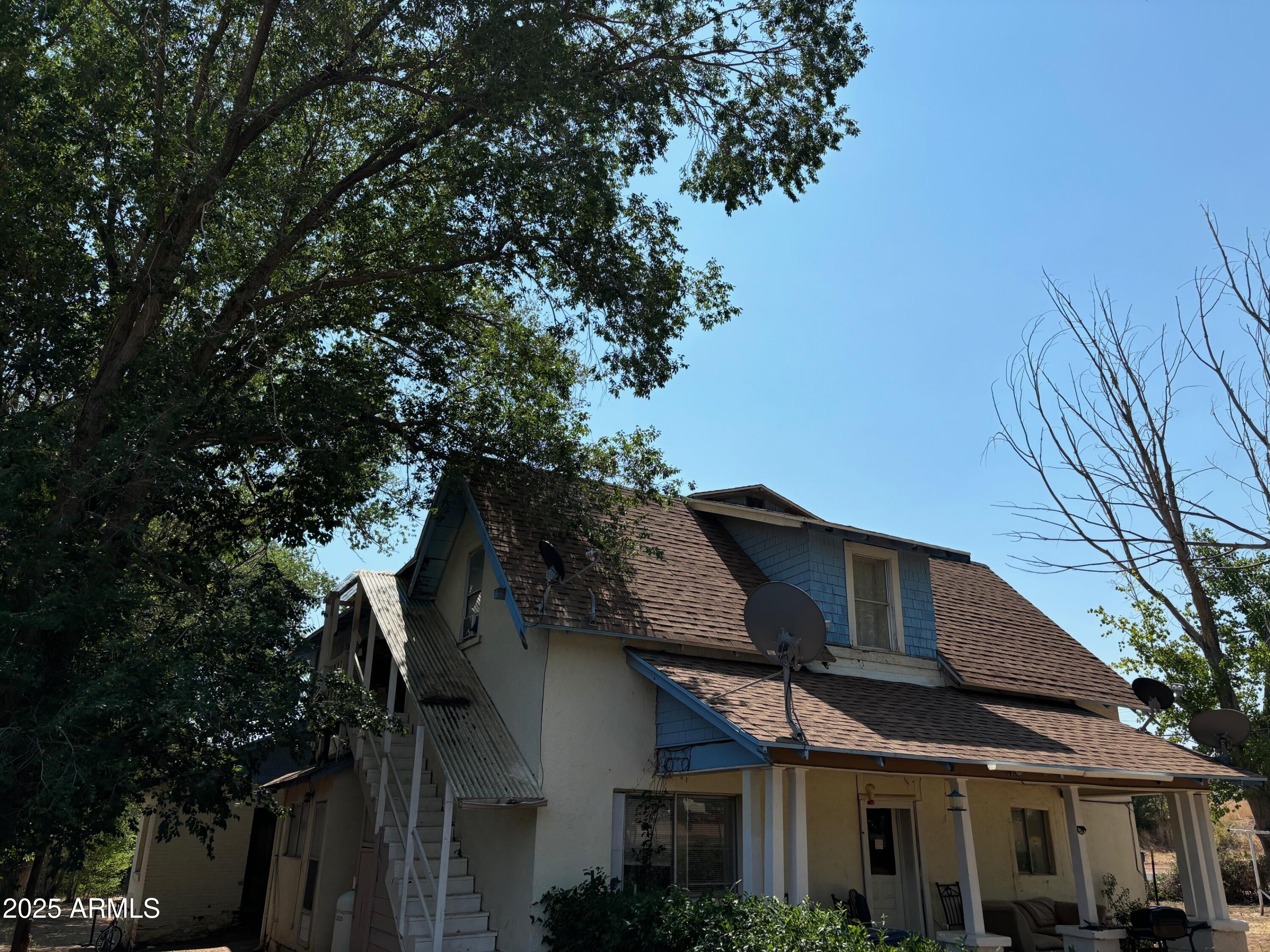 195 E 1ST South Street S