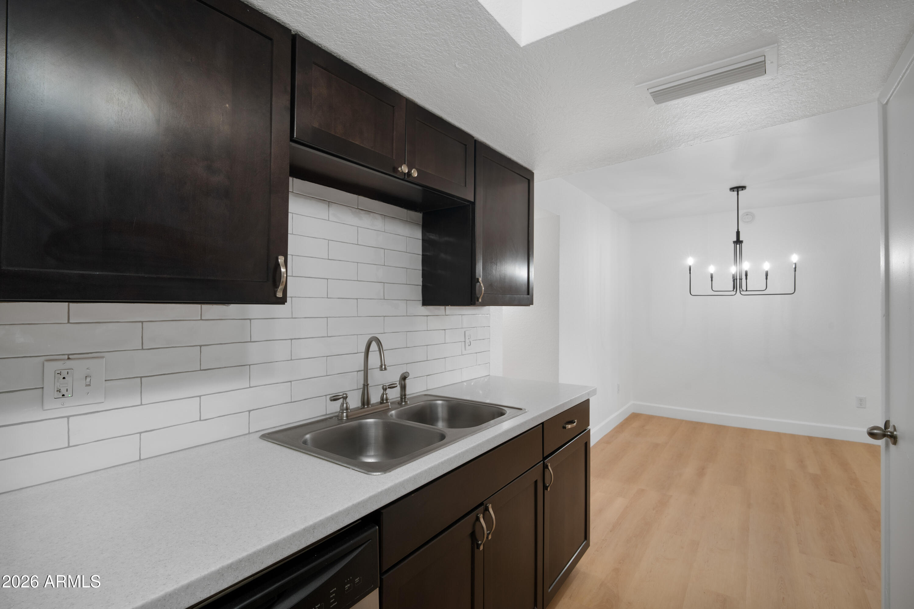 729 W COOLIDGE Street 104