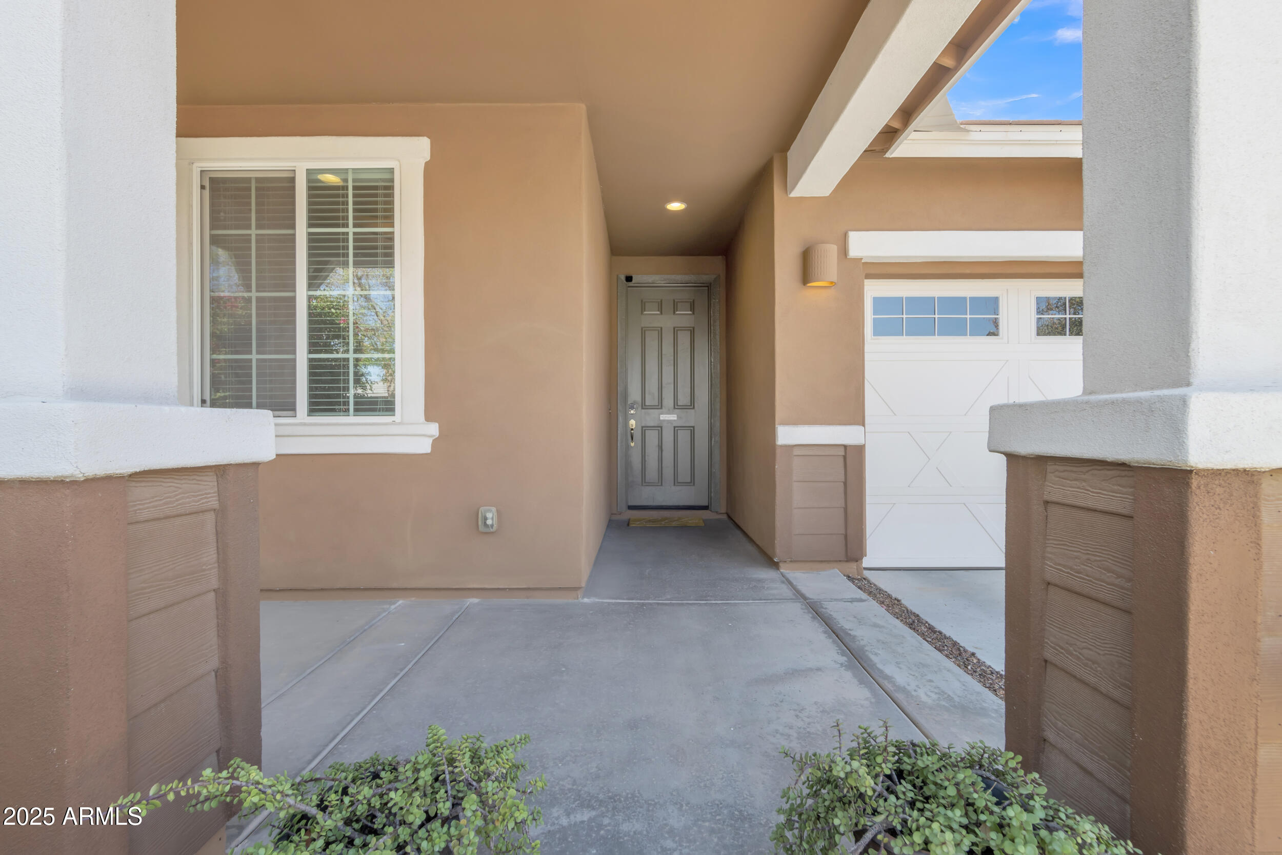 7115 E Olla Avenue