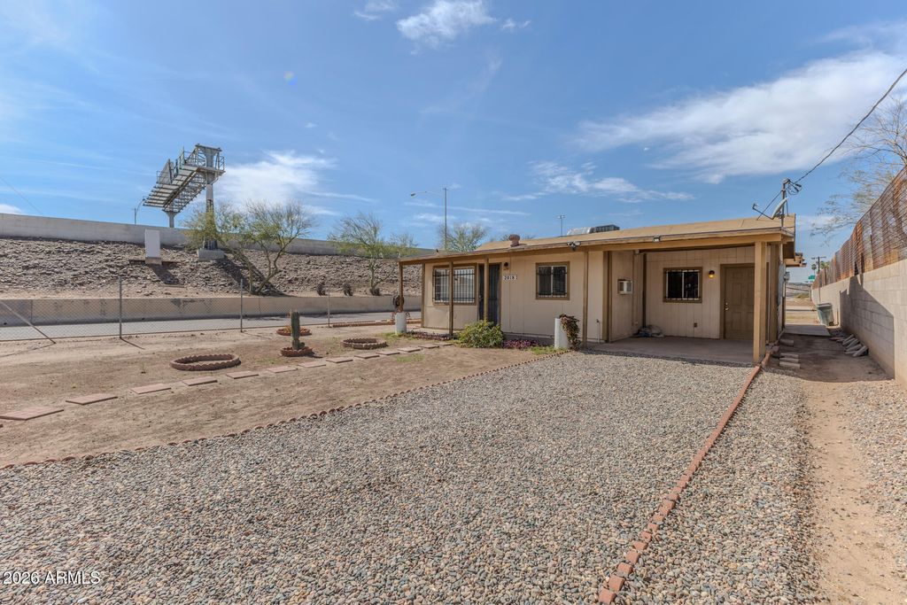 Photo of 2018 S 3rd Drive, Phoenix, AZ 85003 (MLS # 6989449)