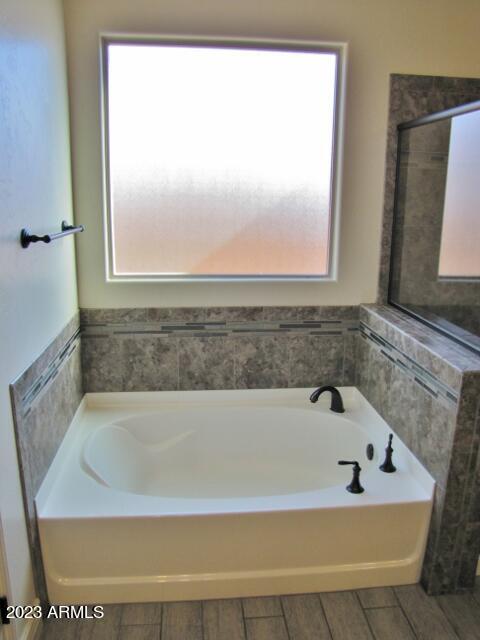 ESTATES/HOLIDAY - Residential Lease