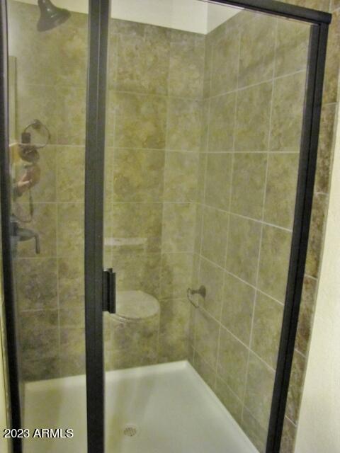 ESTATES/HOLIDAY - Residential Lease