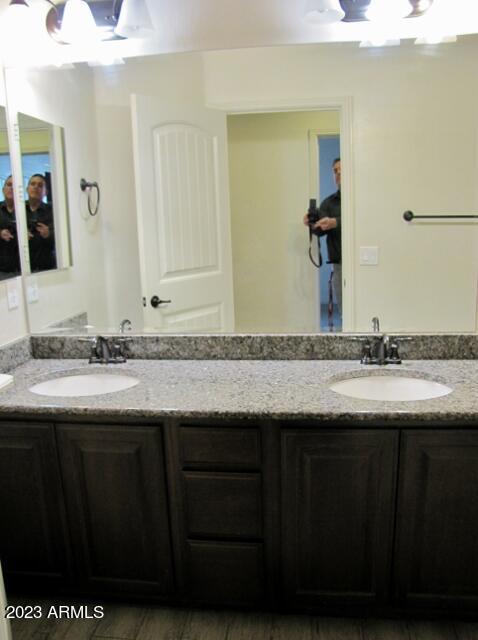 ESTATES/HOLIDAY - Residential Lease