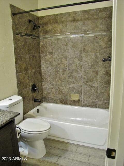 ESTATES/HOLIDAY - Residential Lease
