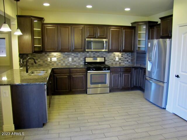 ESTATES/HOLIDAY - Residential Lease