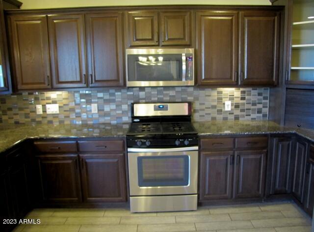 ESTATES/HOLIDAY - Residential Lease