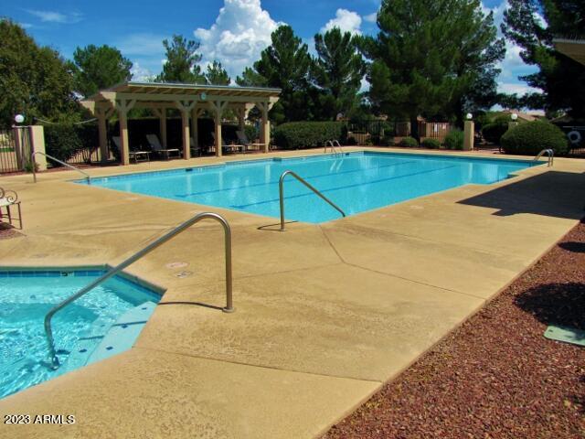 ESTATES/HOLIDAY - Residential Lease