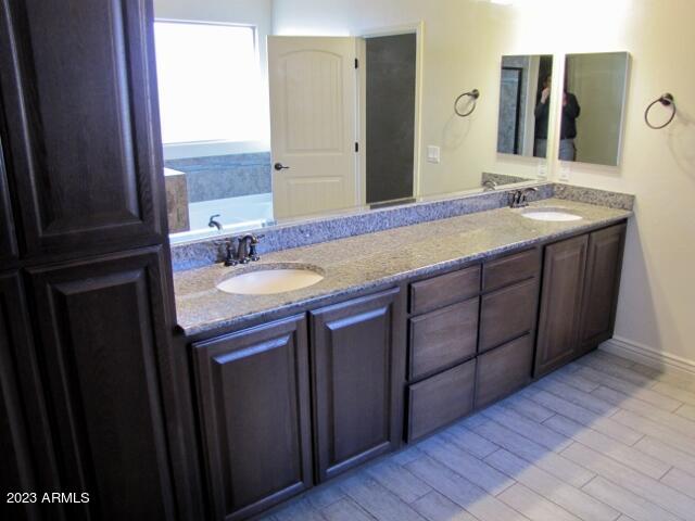 ESTATES/HOLIDAY - Residential Lease