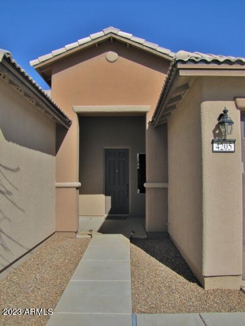 ESTATES/HOLIDAY - Residential Lease