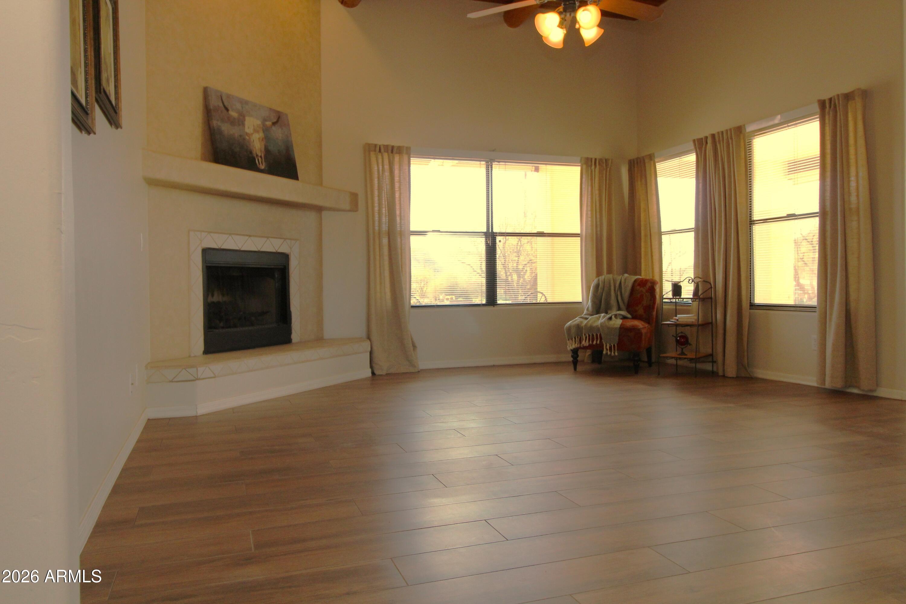 1405 E CIRCLE MOUNTAIN Road