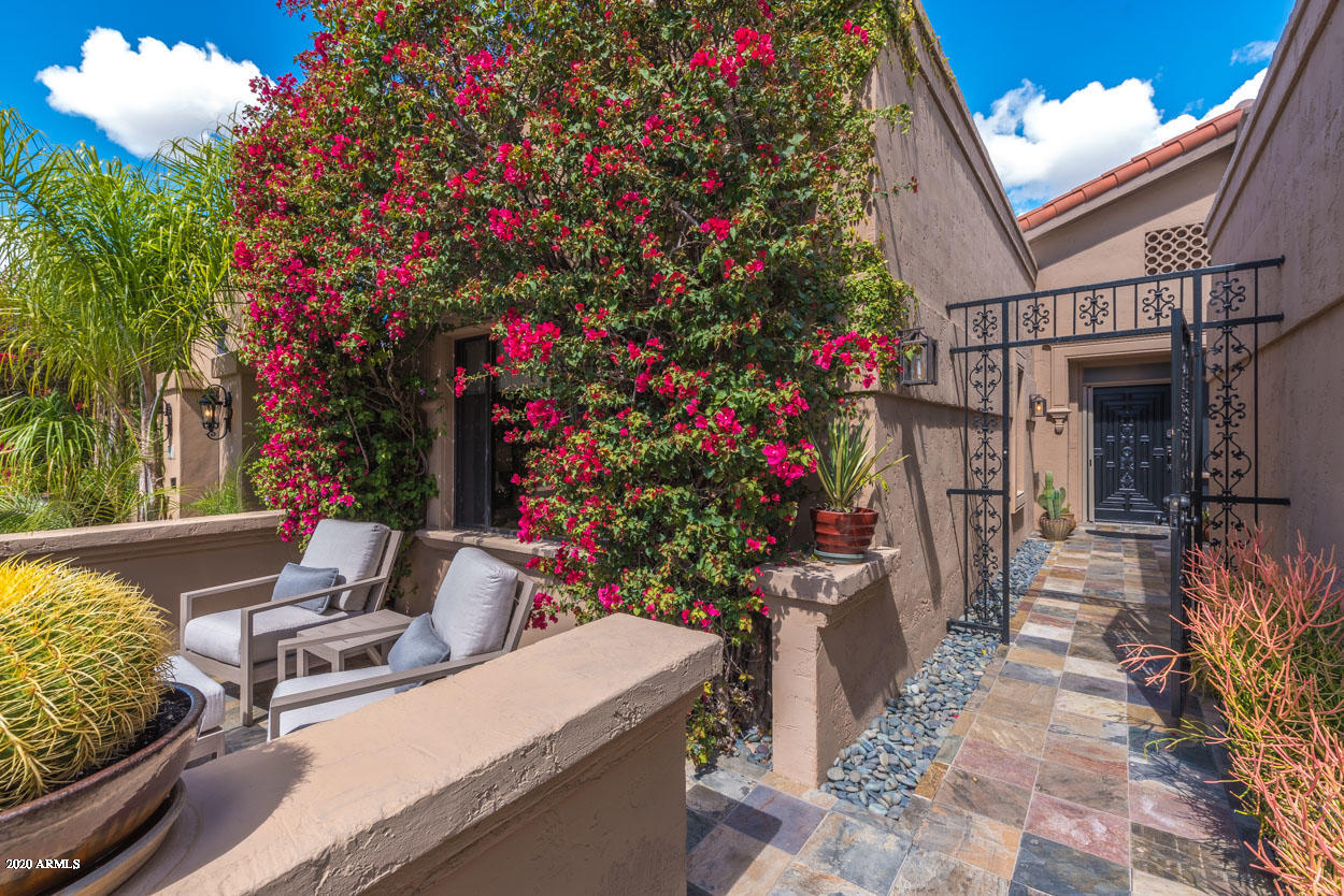 8622 E VISTA DEL LAGO Street