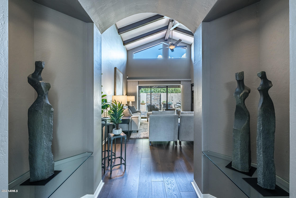 8622 E VISTA DEL LAGO Street