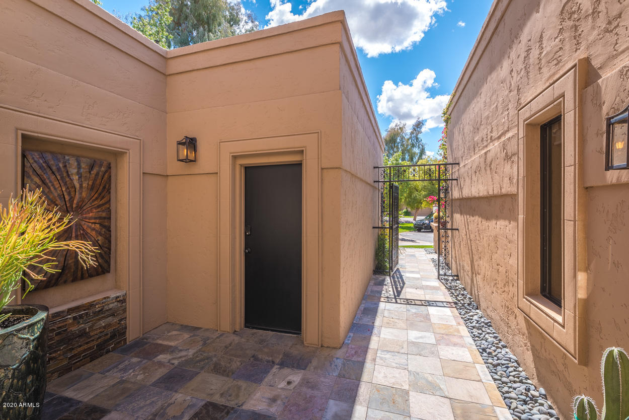 8622 E VISTA DEL LAGO Street