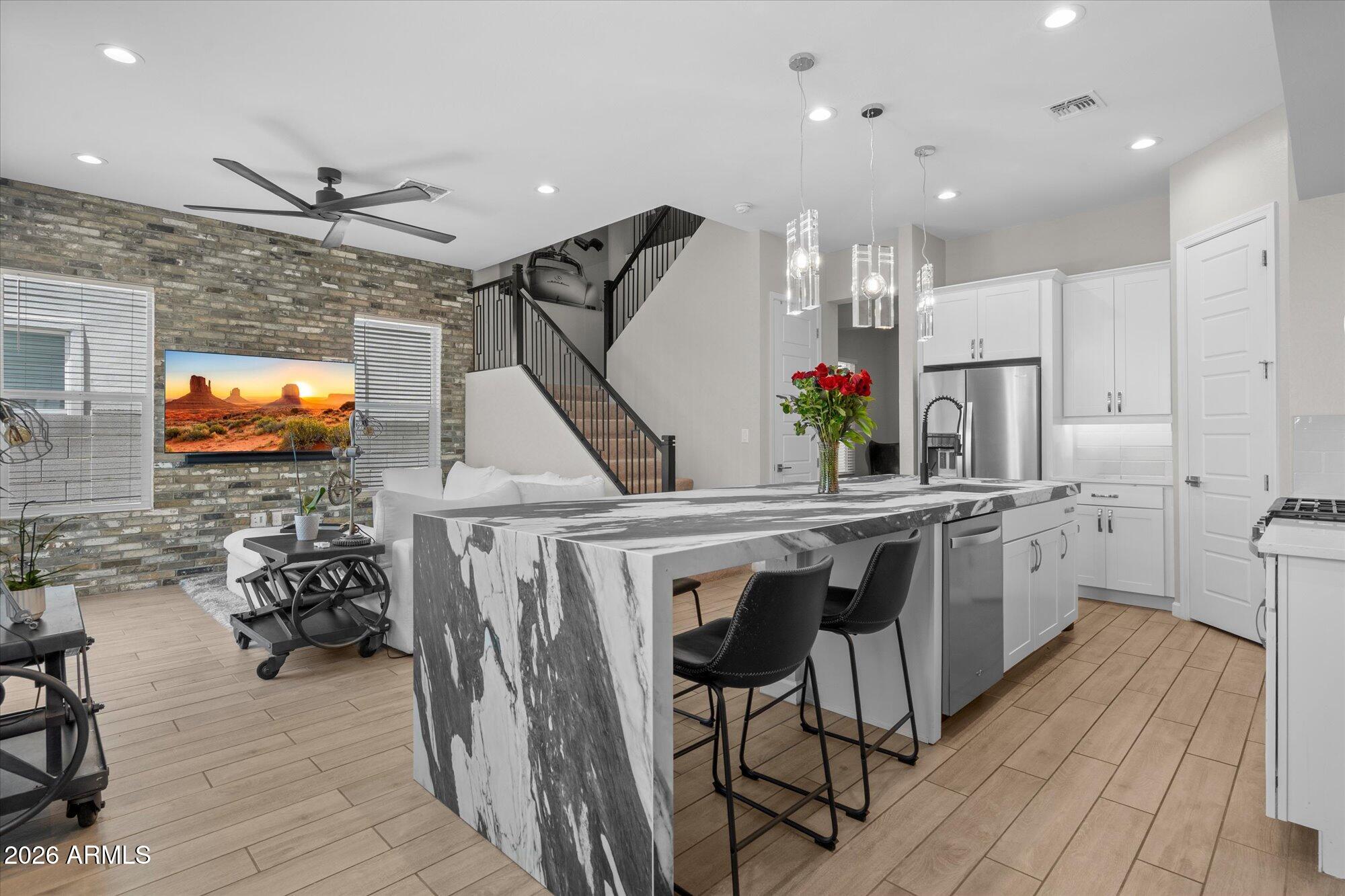 5041 E WOODRIDGE Drive
