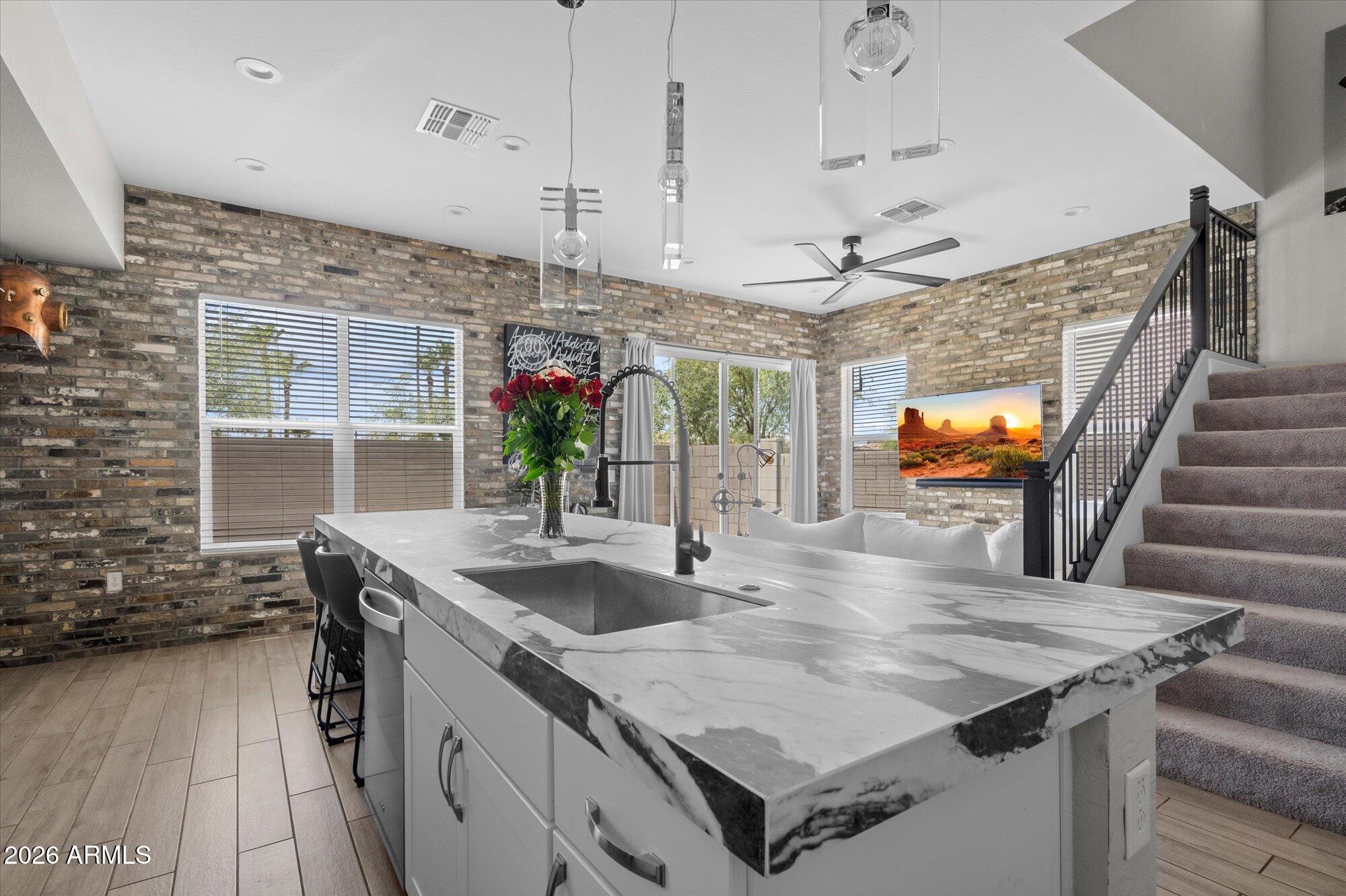 5041 E WOODRIDGE Drive