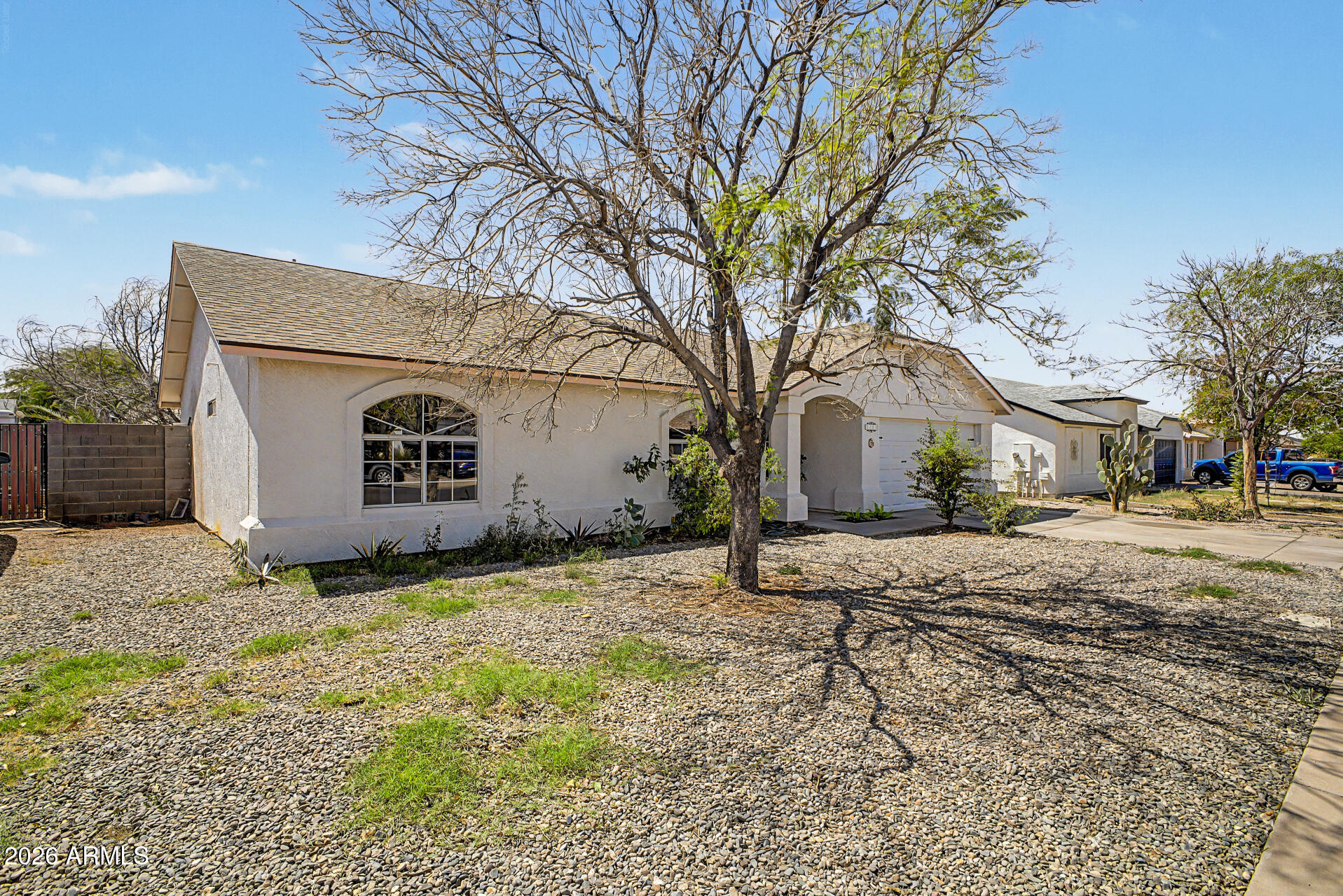 8111 E DES MOINES Street E