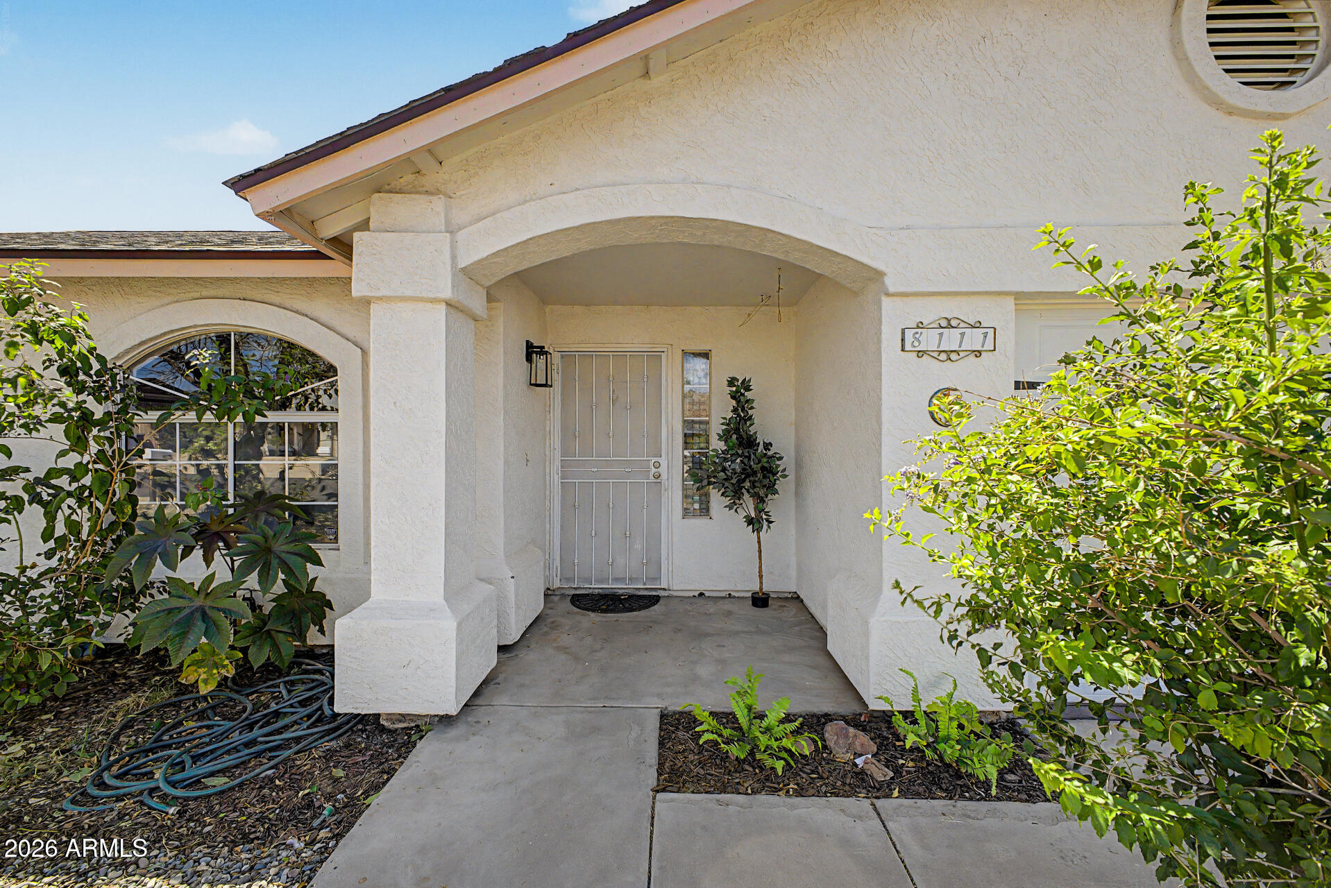 8111 E DES MOINES Street E