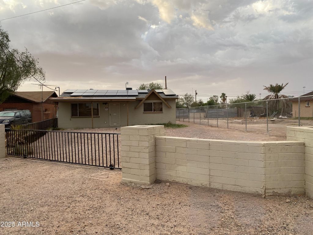 Photo of 314 W Phoenix Avenue, Eloy, AZ 85131 (MLS # 6912618)