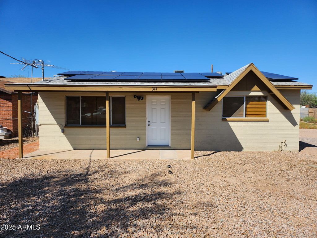 Photo of 314 W Phoenix Avenue, Eloy, AZ 85131 (MLS # 6912618)