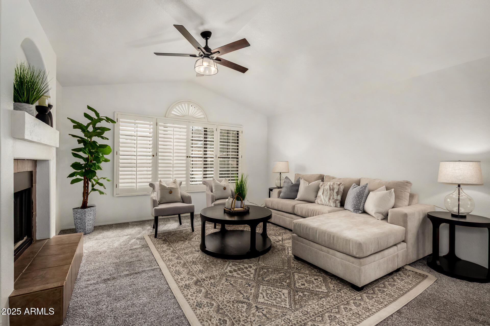 4558 E VISTA Drive