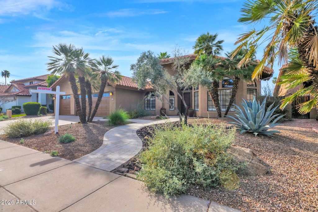 Photo of 518 S Lagoon Drive, Gilbert, AZ 85233 (MLS # 6987138)