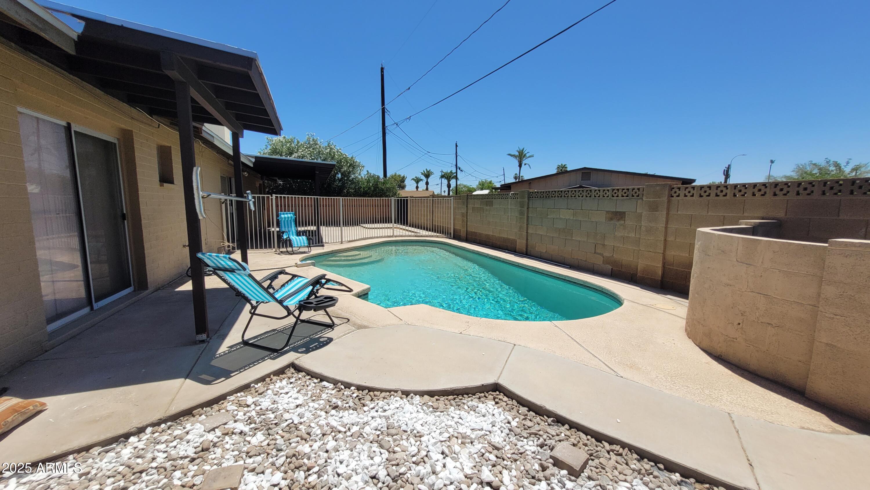 1103 E PALMCROFT Drive