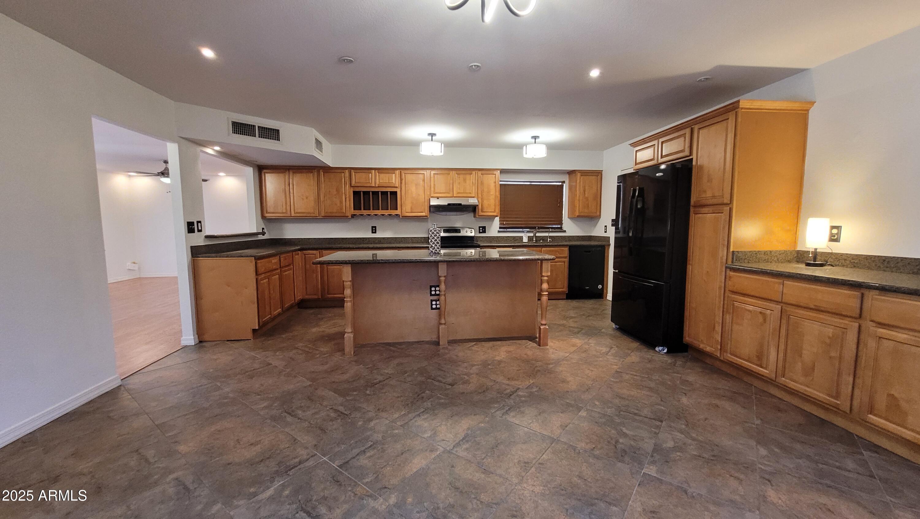 1103 E PALMCROFT Drive