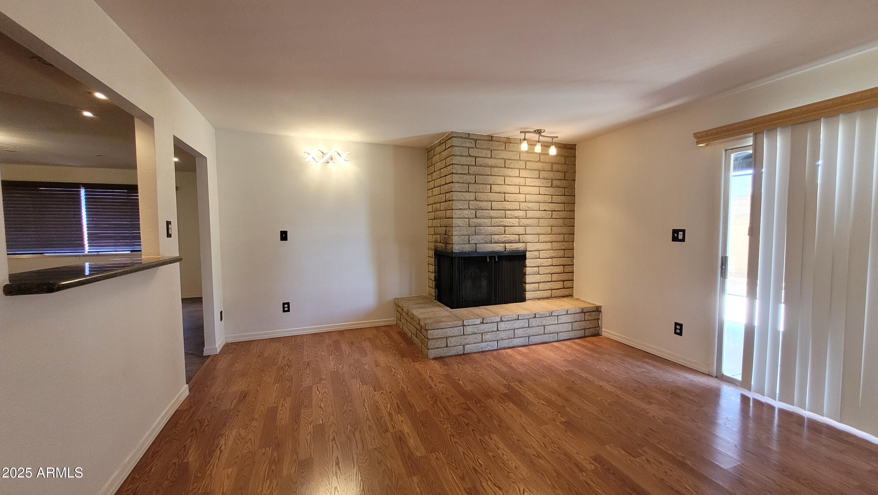 1103 E PALMCROFT Drive