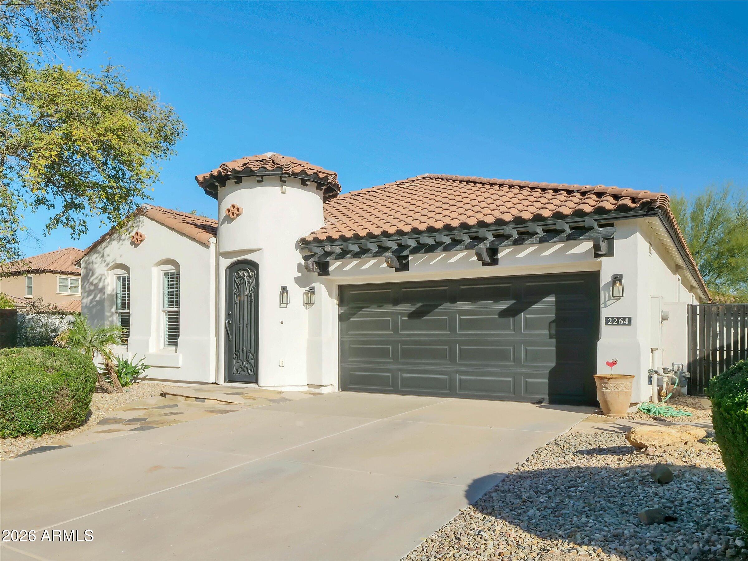 2264 E Desert Broom Place
