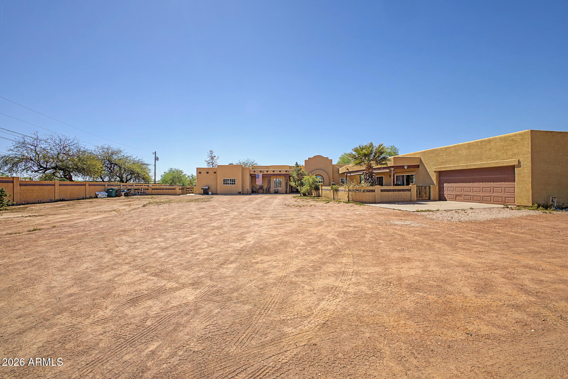 22843 E IVANHOE Street